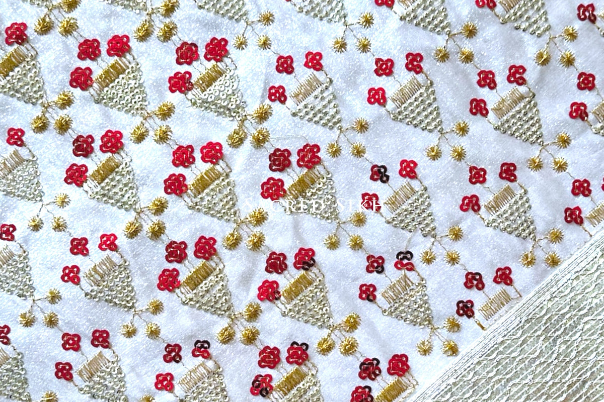 Rumalla Sahib Single White Silver Triangle Gold Pattern – Sacred Sikh